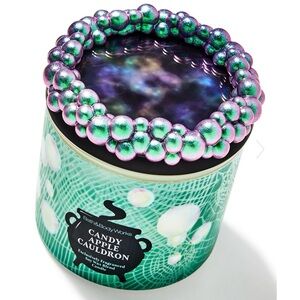 🆕👻 BATH & BODY WORKS HALLOWEEN “CANDY APPLE CAULDRON” 3-WICK CANDLE. BRAND NEW!